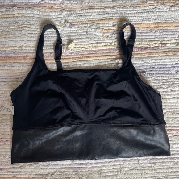 SPANX Black Faux Leather Sports Bra with Adjustable Straps Size Large - Picture 4 of 6
